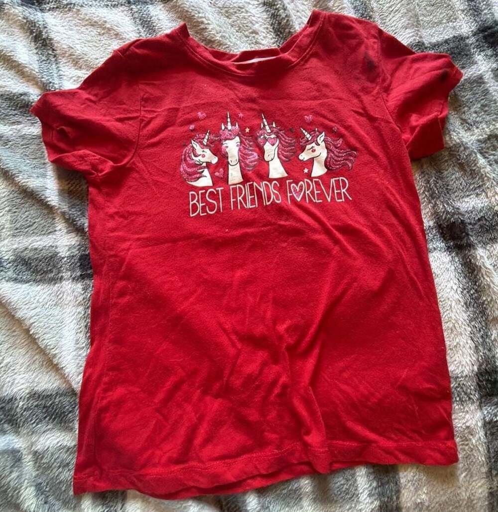 Way to Celebrate! Valentine's Day Best Friends Forever Unicorn Graphic Red T-Shi